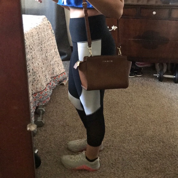 MK PURSE - Picture 2 of 3